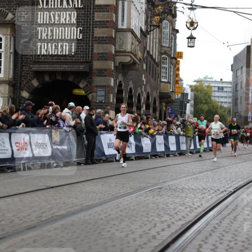 05.10.2025 - 20. swb-Marathon Bremen Yannick Fuchs http://msf.ph/oto/9280974 05.10.2025 12:55:18 Ziel 1231, 2151, 4030 meine-sportfotos.de