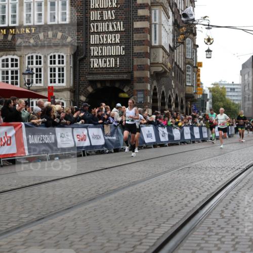 05.10.2025 - 20. swb-Marathon Bremen Yannick Fuchs http://msf.ph/oto/9281018 05.10.2025 12:55:18 Ziel 1231, 2151, 4030 meine-sportfotos.de