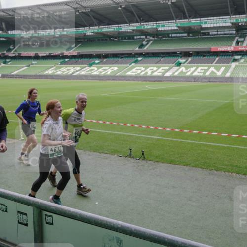 05.10.2025 - 20. swb-Marathon Bremen Michael Burmester http://msf.ph/oto/9281022 05.10.2025 13:04:08 Laufen im Stadion 100, 360, 414, 470, 592, 607, 898, 958, 1012, 1019, 1067, 1080, 1084, 1275, 1331, 1336, 1413, 1468, 1478, 1514, 1695, 1852, 1914, 1975, 1997, 2016, 2333, 2339, 2375, 2567, 2617, 3037, 3072, 3346, 3485, 4005, 4053, 4087, 4243, 4335, 4453, 4462, 4524, 4528, 4637, 4638, 4651, 4757, 4767, 4793, 4803, 4840, 4928, 5043, 5137, 5162, 5212, 5236, 5343, 5410, 5446, 5464, 5489, 5523, 5832, 5966, 5969, 6011, 6145, 6287, 6414, 6447, 6529, 6584, 6635, 227, 375, 396, 2597 meine-sportfotos.de