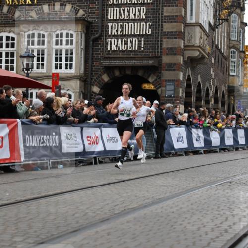 05.10.2025 - 20. swb-Marathon Bremen Yannick Fuchs http://msf.ph/oto/9281042 05.10.2025 12:55:19 Ziel 1231, 4030, 7213 meine-sportfotos.de