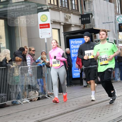 05.10.2025 - 20. swb-Marathon Bremen Strokosch-Dieckow http://msf.ph/oto/9281044 05.10.2025 11:18:05 Ziel 9348, 9465, 9477, 10076, 10198, 10472, 10575, 10795, 10994, 11043, 11690, 9348, 9465, 9477, 10076, 10198, 10472, 10575, 10795, 10994, 11043, 11690 meine-sportfotos.de