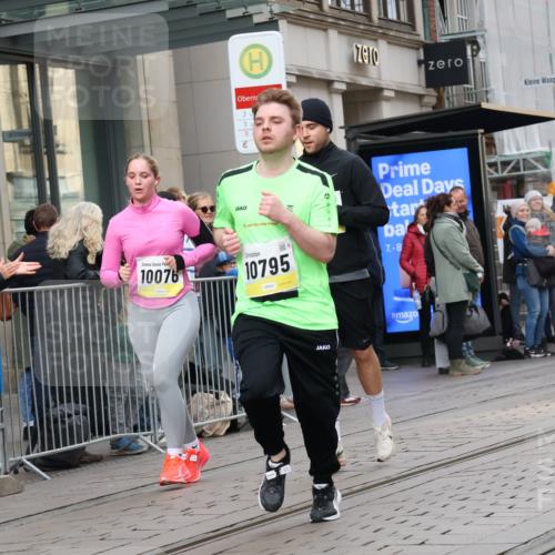 05.10.2025 - 20. swb-Marathon Bremen Strokosch-Dieckow http://msf.ph/oto/9281095 05.10.2025 11:18:06 Ziel 9348, 9465, 9477, 10076, 10198, 10472, 10575, 10795, 10994, 11043, 11690, 9348, 9465, 9477, 10076, 10198, 10472, 10575, 10795, 10994, 11043, 11690 meine-sportfotos.de