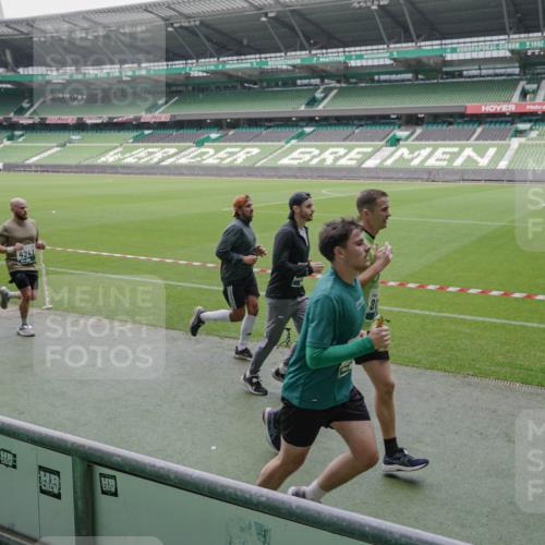 05.10.2025 - 20. swb-Marathon Bremen Michael Burmester http://msf.ph/oto/9281099 05.10.2025 13:04:18 Laufen im Stadion 100, 360, 414, 421, 470, 490, 592, 607, 898, 1012, 1019, 1080, 1084, 1336, 1413, 1468, 1478, 1695, 1852, 1914, 1975, 1997, 2016, 2086, 2333, 2567, 2617, 2664, 2989, 3037, 3072, 3346, 3433, 3483, 3485, 3658, 3901, 4001, 4005, 4053, 4087, 4243, 4244, 4335, 4453, 4462, 4501, 4524, 4528, 4627, 4637, 4638, 4651, 4757, 4793, 4803, 4840, 4858, 4928, 5043, 5082, 5137, 5162, 5212, 5236, 5247, 5343, 5446, 5464, 5489, 5832, 5966, 5969, 6011, 6145, 6287, 6414, 6447, 6529, 6584, 6635, 396 meine-sportfotos.de