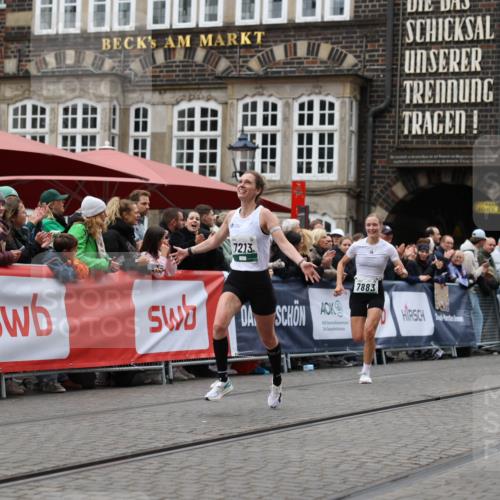 05.10.2025 - 20. swb-Marathon Bremen Yannick Fuchs http://msf.ph/oto/9281103 05.10.2025 12:55:20 Ziel 1231, 7213, 7883 meine-sportfotos.de