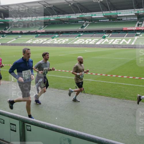 05.10.2025 - 20. swb-Marathon Bremen Michael Burmester http://msf.ph/oto/9281116 05.10.2025 13:04:19 Laufen im Stadion 100, 360, 414, 421, 470, 490, 592, 607, 898, 1012, 1019, 1080, 1084, 1336, 1413, 1468, 1478, 1695, 1852, 1914, 1975, 1997, 2016, 2086, 2333, 2567, 2617, 2664, 2989, 3037, 3072, 3346, 3433, 3483, 3485, 3658, 3901, 4001, 4005, 4053, 4087, 4243, 4244, 4335, 4453, 4462, 4501, 4524, 4528, 4627, 4637, 4638, 4651, 4757, 4793, 4803, 4840, 4858, 4928, 5043, 5082, 5137, 5162, 5212, 5236, 5247, 5343, 5446, 5464, 5489, 5832, 5966, 5969, 6011, 6145, 6287, 6414, 6529, 6584, 6635, 396 meine-sportfotos.de
