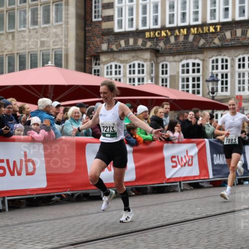 05.10.2025 - 20. swb-Marathon Bremen Yannick Fuchs http://msf.ph/oto/9281129 05.10.2025 12:55:20 Ziel 1231, 7213, 7883 meine-sportfotos.de