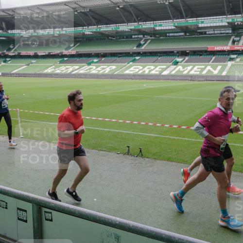 05.10.2025 - 20. swb-Marathon Bremen Michael Burmester http://msf.ph/oto/9281137 05.10.2025 13:04:21 Laufen im Stadion 100, 360, 414, 421, 470, 490, 592, 607, 898, 1012, 1019, 1080, 1084, 1336, 1413, 1468, 1478, 1695, 1852, 1914, 1975, 1997, 2086, 2333, 2399, 2567, 2617, 2664, 2989, 3037, 3072, 3346, 3433, 3483, 3485, 3658, 3901, 4001, 4005, 4053, 4087, 4243, 4244, 4335, 4453, 4462, 4501, 4524, 4528, 4627, 4637, 4638, 4651, 4757, 4793, 4803, 4838, 4840, 4858, 4928, 5043, 5082, 5137, 5162, 5212, 5236, 5247, 5343, 5446, 5464, 5489, 5832, 5966, 5969, 6011, 6145, 6287, 6529, 6584, 6635, 396 meine-sportfotos.de