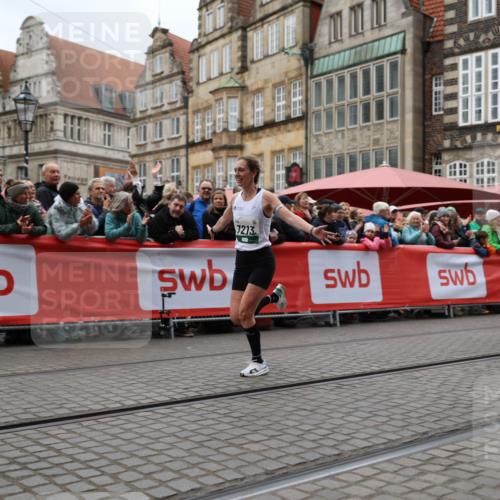 05.10.2025 - 20. swb-Marathon Bremen Yannick Fuchs http://msf.ph/oto/9281153 05.10.2025 12:55:21 Ziel 235, 7213, 7883 meine-sportfotos.de