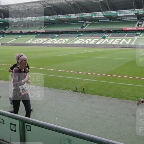 05.10.2025 - 20. swb-Marathon Bremen Michael Burmester http://msf.ph/oto/9281156 05.10.2025 13:04:23 Laufen im Stadion 100, 360, 414, 421, 470, 490, 592, 607, 898, 1012, 1019, 1080, 1084, 1336, 1413, 1468, 1478, 1695, 1852, 1914, 1975, 1997, 2086, 2333, 2399, 2617, 2664, 2901, 2989, 3037, 3072, 3346, 3433, 3483, 3485, 3658, 3901, 4001, 4005, 4053, 4087, 4243, 4244, 4335, 4453, 4462, 4501, 4524, 4528, 4627, 4637, 4638, 4651, 4757, 4793, 4803, 4838, 4840, 4858, 4928, 5043, 5082, 5137, 5162, 5212, 5236, 5247, 5343, 5446, 5464, 5489, 5832, 5969, 6011, 6145, 6287, 6529, 6584, 6635, 1336 meine-sportfotos.de