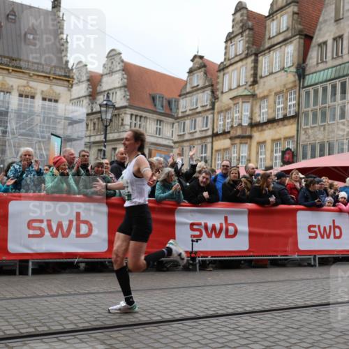 05.10.2025 - 20. swb-Marathon Bremen Yannick Fuchs http://msf.ph/oto/9281161 05.10.2025 12:55:21 Ziel 235, 7213, 7883 meine-sportfotos.de