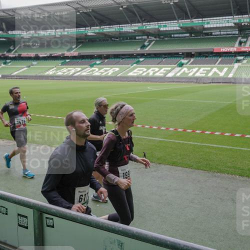 05.10.2025 - 20. swb-Marathon Bremen Michael Burmester http://msf.ph/oto/9281164 05.10.2025 13:04:23 Laufen im Stadion 100, 360, 414, 421, 470, 490, 592, 607, 898, 1012, 1019, 1080, 1084, 1336, 1413, 1468, 1478, 1695, 1852, 1914, 1975, 1997, 2086, 2333, 2399, 2617, 2664, 2901, 2989, 3037, 3072, 3346, 3433, 3483, 3485, 3658, 3901, 4001, 4005, 4053, 4087, 4243, 4244, 4335, 4453, 4462, 4501, 4524, 4528, 4627, 4637, 4638, 4651, 4757, 4793, 4803, 4838, 4840, 4858, 4928, 5043, 5082, 5137, 5162, 5212, 5236, 5247, 5343, 5446, 5464, 5489, 5832, 5969, 6011, 6145, 6287, 6529, 6584, 6635, 1336 meine-sportfotos.de