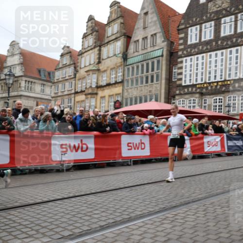 05.10.2025 - 20. swb-Marathon Bremen Yannick Fuchs http://msf.ph/oto/9281173 05.10.2025 12:55:21 Ziel 235, 7213, 7883 meine-sportfotos.de