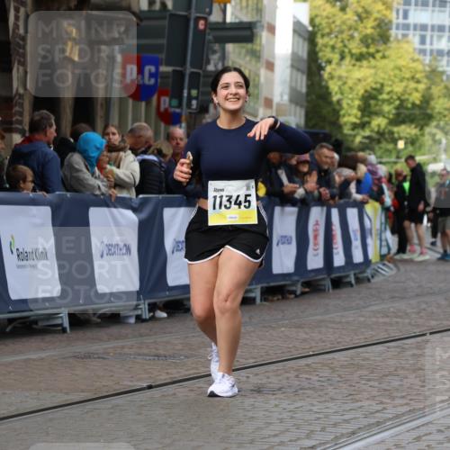05.10.2025 - 20. swb-Marathon Bremen Strokosch-Dieckow http://msf.ph/oto/9281174 05.10.2025 11:14:52 Ziel 9303, 11345, 11448, 11607 meine-sportfotos.de