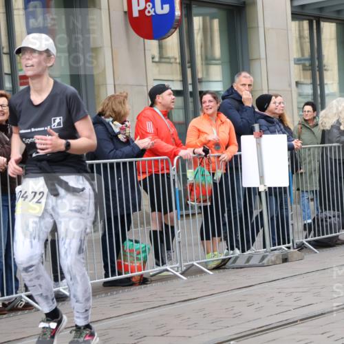 05.10.2025 - 20. swb-Marathon Bremen Strokosch-Dieckow http://msf.ph/oto/9281176 05.10.2025 11:18:13 Ziel 10076, 10472, 10795, 11043, 11480, 11690, 10076, 10472, 10795, 11043, 11480, 11690 meine-sportfotos.de