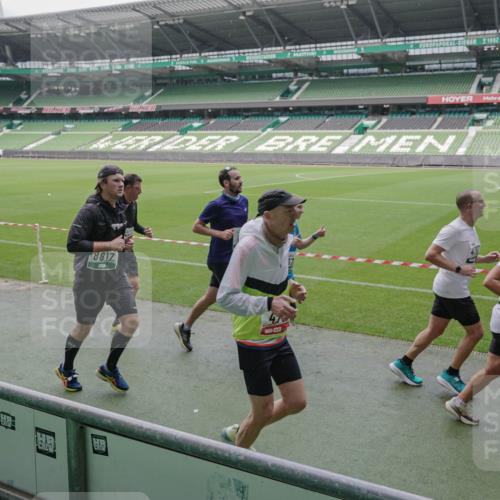 05.10.2025 - 20. swb-Marathon Bremen Michael Burmester http://msf.ph/oto/9281217 05.10.2025 13:04:26 Laufen im Stadion 100, 360, 414, 421, 470, 490, 592, 607, 898, 1012, 1019, 1080, 1084, 1413, 1468, 1478, 1695, 1834, 1852, 1914, 1975, 1997, 2086, 2333, 2399, 2617, 2664, 2901, 2989, 3072, 3346, 3433, 3483, 3485, 3658, 3901, 4001, 4005, 4053, 4087, 4243, 4244, 4335, 4453, 4462, 4501, 4524, 4627, 4634, 4637, 4638, 4651, 4757, 4793, 4803, 4838, 4840, 4858, 4928, 5043, 5082, 5137, 5162, 5212, 5236, 5247, 5343, 5446, 5464, 5832, 5969, 6011, 6145, 6287, 6529, 6584, 6635, 1336 meine-sportfotos.de