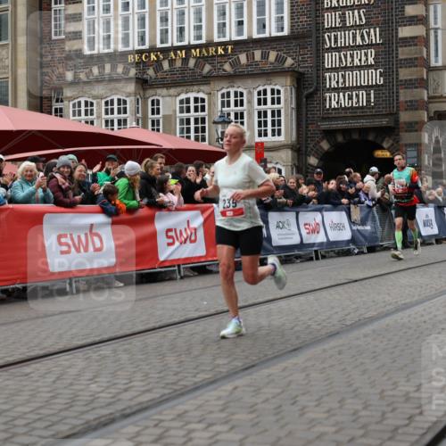 05.10.2025 - 20. swb-Marathon Bremen Yannick Fuchs http://msf.ph/oto/9281229 05.10.2025 12:55:22 Ziel 235, 7213, 7883 meine-sportfotos.de