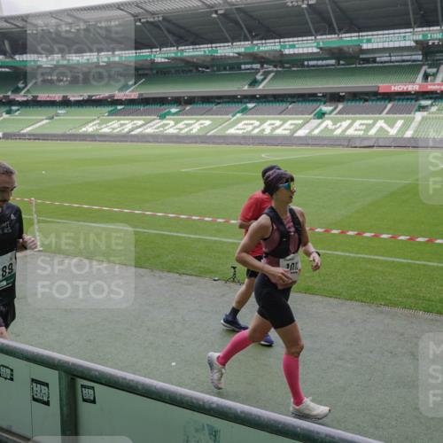 05.10.2025 - 20. swb-Marathon Bremen Michael Burmester http://msf.ph/oto/9281243 05.10.2025 13:04:29 Laufen im Stadion 100, 360, 414, 421, 470, 490, 592, 607, 898, 1012, 1019, 1080, 1084, 1413, 1468, 1478, 1695, 1834, 1852, 1914, 1975, 1997, 2086, 2333, 2399, 2617, 2664, 2901, 2989, 3072, 3346, 3433, 3483, 3485, 3658, 3901, 4001, 4005, 4053, 4087, 4243, 4244, 4335, 4453, 4462, 4501, 4524, 4627, 4634, 4637, 4638, 4651, 4671, 4757, 4793, 4803, 4838, 4840, 4858, 4928, 5043, 5082, 5137, 5212, 5247, 5343, 5446, 5464, 5832, 5969, 6011, 6287, 6584, 6635, 1336 meine-sportfotos.de