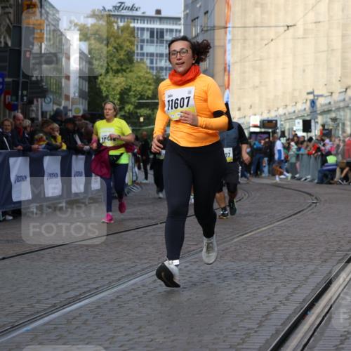 05.10.2025 - 20. swb-Marathon Bremen Strokosch-Dieckow http://msf.ph/oto/9281244 05.10.2025 11:14:57 Ziel 10496, 11107, 11345, 11607 meine-sportfotos.de