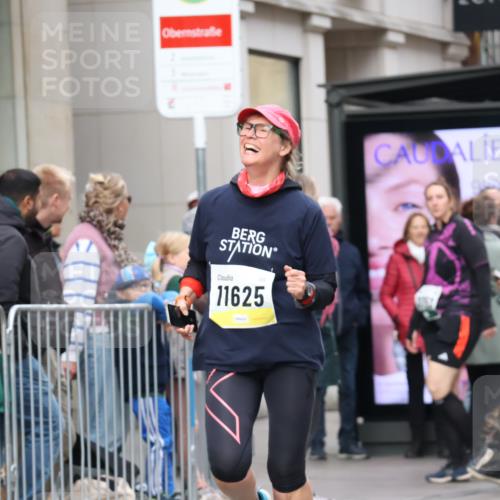 05.10.2025 - 20. swb-Marathon Bremen Strokosch-Dieckow http://msf.ph/oto/9281250 05.10.2025 11:18:35 Ziel 9691, 11480, 11625, 9691, 11480, 11625 meine-sportfotos.de