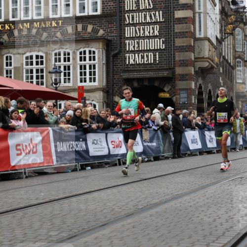 05.10.2025 - 20. swb-Marathon Bremen Yannick Fuchs http://msf.ph/oto/9281286 05.10.2025 12:55:23 Ziel 235, 7213, 7883 meine-sportfotos.de