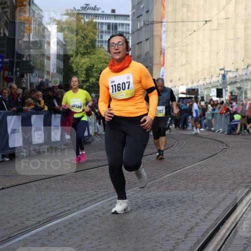 05.10.2025 - 20. swb-Marathon Bremen Strokosch-Dieckow http://msf.ph/oto/9281294 05.10.2025 11:14:57 Ziel 10496, 11107, 11345, 11607 meine-sportfotos.de