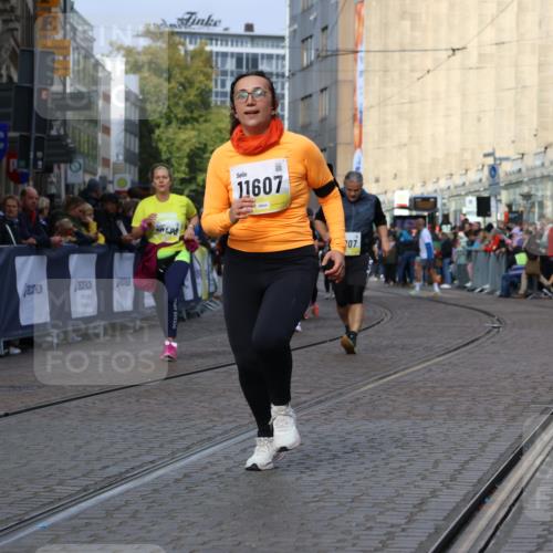 05.10.2025 - 20. swb-Marathon Bremen Strokosch-Dieckow http://msf.ph/oto/9281319 05.10.2025 11:14:57 Ziel 10496, 11107, 11345, 11607 meine-sportfotos.de