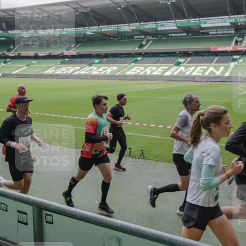 05.10.2025 - 20. swb-Marathon Bremen Michael Burmester http://msf.ph/oto/9281321 05.10.2025 13:04:35 Laufen im Stadion 100, 360, 414, 421, 470, 490, 607, 898, 1012, 1019, 1061, 1080, 1084, 1132, 1413, 1468, 1478, 1695, 1746, 1834, 1852, 1914, 1975, 1997, 2009, 2086, 2333, 2399, 2536, 2617, 2664, 2802, 2901, 2989, 3072, 3216, 3346, 3413, 3433, 3483, 3485, 3561, 3658, 3901, 4001, 4005, 4187, 4241, 4243, 4244, 4335, 4501, 4524, 4627, 4634, 4637, 4638, 4671, 4757, 4793, 4803, 4838, 4840, 4858, 4928, 5082, 5137, 5212, 5247, 5286, 5343, 5446, 5464, 5832, 5969, 6011, 6287, 6635, 1336 meine-sportfotos.de
