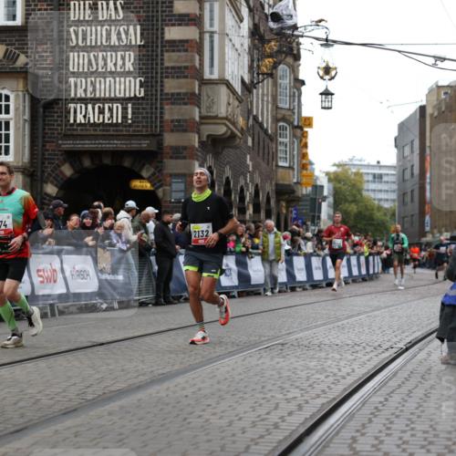 05.10.2025 - 20. swb-Marathon Bremen Yannick Fuchs http://msf.ph/oto/9281339 05.10.2025 12:55:24 Ziel 235, 7213, 7883 meine-sportfotos.de