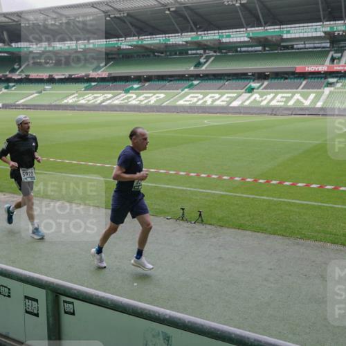 05.10.2025 - 20. swb-Marathon Bremen Michael Burmester http://msf.ph/oto/9281357 05.10.2025 13:04:40 Laufen im Stadion 100, 360, 421, 470, 490, 607, 712, 1012, 1019, 1061, 1080, 1084, 1132, 1413, 1468, 1478, 1695, 1746, 1765, 1834, 1852, 1914, 1997, 2009, 2086, 2333, 2399, 2536, 2584, 2617, 2664, 2802, 2901, 2989, 3008, 3216, 3346, 3413, 3433, 3445, 3483, 3485, 3561, 3658, 3901, 4001, 4005, 4187, 4241, 4243, 4244, 4335, 4501, 4524, 4627, 4634, 4637, 4638, 4671, 4757, 4793, 4803, 4838, 4840, 4858, 4928, 5082, 5212, 5247, 5286, 5295, 5343, 5446, 5464, 5832, 5969, 6011, 6287, 1336 meine-sportfotos.de