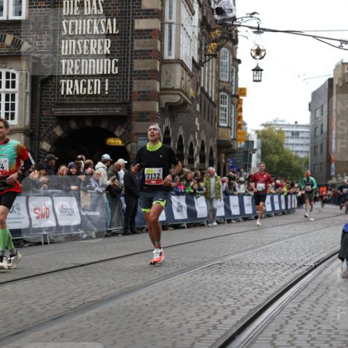 05.10.2025 - 20. swb-Marathon Bremen Yannick Fuchs http://msf.ph/oto/9281358 05.10.2025 12:55:24 Ziel 235, 7213, 7883 meine-sportfotos.de