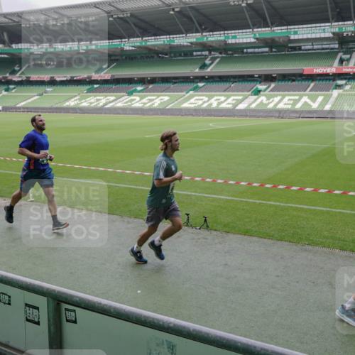 05.10.2025 - 20. swb-Marathon Bremen Michael Burmester http://msf.ph/oto/9281372 05.10.2025 13:04:41 Laufen im Stadion 100, 360, 421, 470, 490, 607, 712, 1012, 1019, 1061, 1080, 1084, 1132, 1413, 1468, 1478, 1695, 1746, 1765, 1834, 1852, 1914, 1997, 2009, 2086, 2333, 2399, 2536, 2584, 2617, 2664, 2802, 2901, 2989, 3008, 3216, 3346, 3413, 3433, 3445, 3483, 3561, 3658, 3901, 4001, 4005, 4187, 4241, 4243, 4244, 4335, 4501, 4524, 4627, 4634, 4637, 4638, 4671, 4757, 4793, 4803, 4838, 4840, 4858, 4928, 5082, 5212, 5247, 5286, 5295, 5343, 5446, 5464, 5832, 5969, 6011, 6287, 1336 meine-sportfotos.de