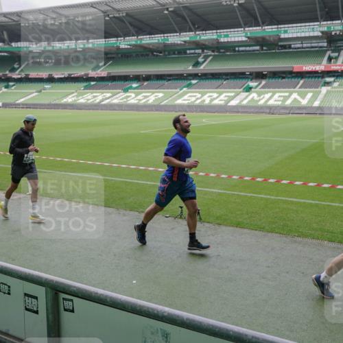 05.10.2025 - 20. swb-Marathon Bremen Michael Burmester http://msf.ph/oto/9281382 05.10.2025 13:04:42 Laufen im Stadion 100, 360, 421, 470, 490, 607, 712, 1012, 1061, 1080, 1084, 1132, 1413, 1468, 1478, 1746, 1765, 1834, 1852, 1914, 1997, 2009, 2086, 2333, 2399, 2536, 2584, 2617, 2664, 2802, 2901, 2989, 3008, 3216, 3346, 3413, 3433, 3445, 3483, 3561, 3658, 3901, 4001, 4005, 4187, 4241, 4243, 4244, 4335, 4501, 4524, 4627, 4634, 4637, 4638, 4671, 4757, 4793, 4803, 4838, 4840, 4858, 4928, 5082, 5212, 5247, 5286, 5295, 5343, 5446, 5464, 5614, 5832, 5969, 6011, 6287, 1336 meine-sportfotos.de