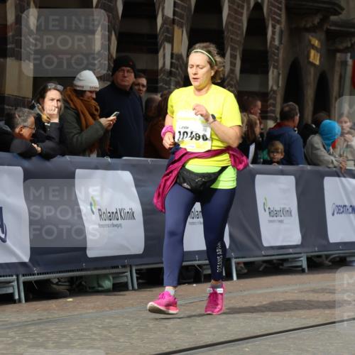 05.10.2025 - 20. swb-Marathon Bremen Strokosch-Dieckow http://msf.ph/oto/9281389 05.10.2025 11:15:00 Ziel 10496, 10647, 11107, 11345, 11607 meine-sportfotos.de