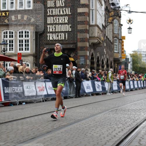 05.10.2025 - 20. swb-Marathon Bremen Yannick Fuchs http://msf.ph/oto/9281400 05.10.2025 12:55:25 Ziel 235, 474, 2132, 7213, 7883 meine-sportfotos.de