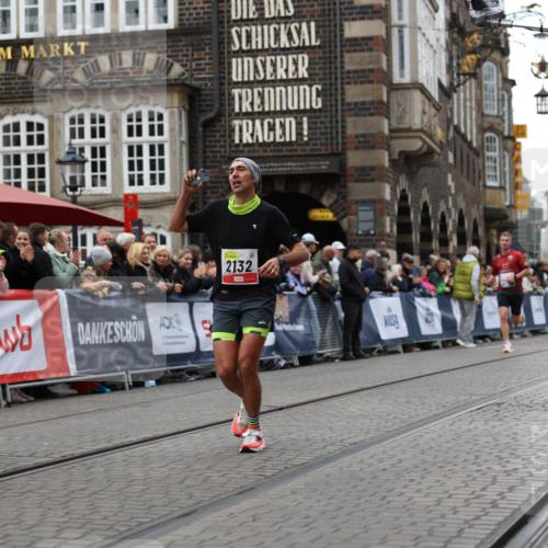 05.10.2025 - 20. swb-Marathon Bremen Yannick Fuchs http://msf.ph/oto/9281405 05.10.2025 12:55:25 Ziel 235, 474, 2132, 7213, 7883 meine-sportfotos.de