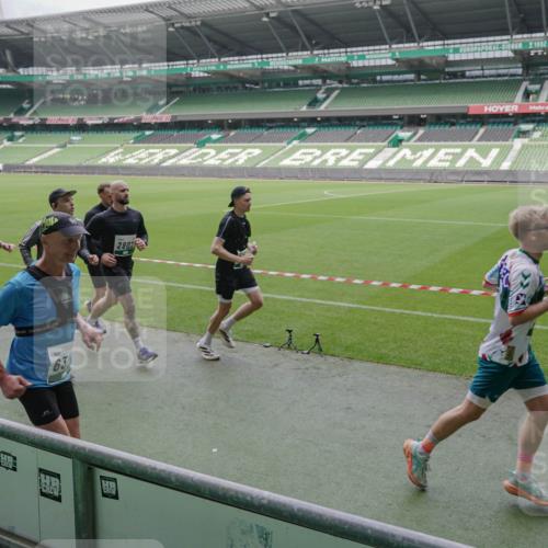 05.10.2025 - 20. swb-Marathon Bremen Michael Burmester http://msf.ph/oto/9281413 05.10.2025 13:04:46 Laufen im Stadion 100, 190, 199, 406, 421, 470, 490, 607, 712, 858, 1012, 1061, 1080, 1084, 1132, 1404, 1455, 1468, 1478, 1480, 1746, 1765, 1834, 1852, 1914, 1997, 2009, 2086, 2333, 2399, 2536, 2584, 2617, 2664, 2802, 2901, 2989, 3008, 3216, 3346, 3413, 3433, 3445, 3483, 3561, 3658, 3901, 4001, 4005, 4187, 4241, 4243, 4244, 4501, 4524, 4627, 4634, 4637, 4638, 4671, 4757, 4803, 4838, 4840, 4855, 4858, 4928, 5082, 5212, 5247, 5286, 5295, 5446, 5464, 5614, 5832, 5969, 6287 meine-sportfotos.de