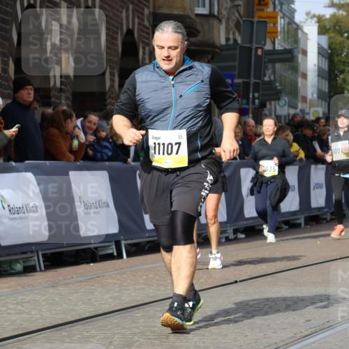 05.10.2025 - 20. swb-Marathon Bremen Strokosch-Dieckow http://msf.ph/oto/9281414 05.10.2025 11:15:03 Ziel 10496, 10647, 10984, 11107, 11635 meine-sportfotos.de