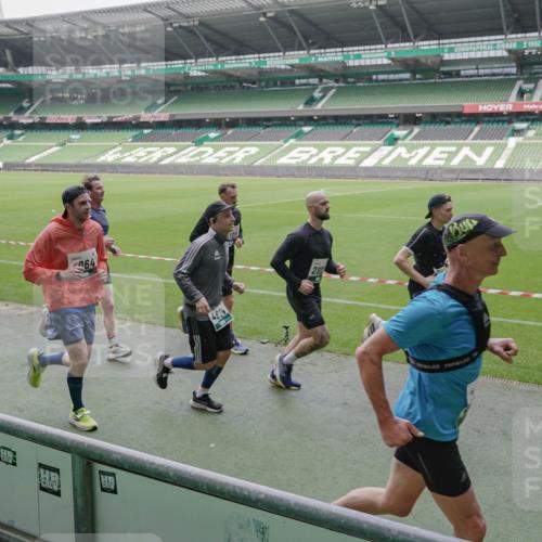 05.10.2025 - 20. swb-Marathon Bremen Michael Burmester http://msf.ph/oto/9281420 05.10.2025 13:04:47 Laufen im Stadion 100, 190, 199, 406, 421, 470, 490, 607, 712, 858, 1012, 1061, 1080, 1084, 1132, 1404, 1455, 1468, 1478, 1480, 1746, 1765, 1834, 1852, 1914, 1997, 2009, 2086, 2333, 2399, 2536, 2584, 2617, 2664, 2802, 2901, 2989, 3008, 3216, 3346, 3378, 3413, 3433, 3445, 3483, 3561, 3658, 3901, 4001, 4187, 4241, 4243, 4244, 4376, 4501, 4524, 4627, 4634, 4637, 4638, 4671, 4757, 4803, 4838, 4840, 4855, 4858, 4928, 5082, 5212, 5247, 5286, 5295, 5446, 5464, 5614, 5832, 5969, 6287 meine-sportfotos.de