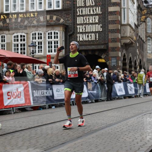 05.10.2025 - 20. swb-Marathon Bremen Yannick Fuchs http://msf.ph/oto/9281427 05.10.2025 12:55:25 Ziel 235, 474, 2132, 7213, 7883 meine-sportfotos.de
