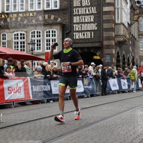 05.10.2025 - 20. swb-Marathon Bremen Yannick Fuchs http://msf.ph/oto/9281436 05.10.2025 12:55:25 Ziel 235, 474, 2132, 7213, 7883 meine-sportfotos.de
