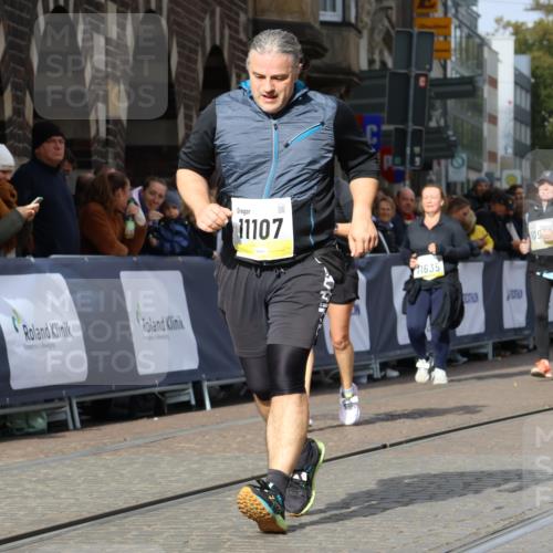05.10.2025 - 20. swb-Marathon Bremen Strokosch-Dieckow http://msf.ph/oto/9281437 05.10.2025 11:15:03 Ziel 10496, 10647, 10984, 11107, 11635 meine-sportfotos.de