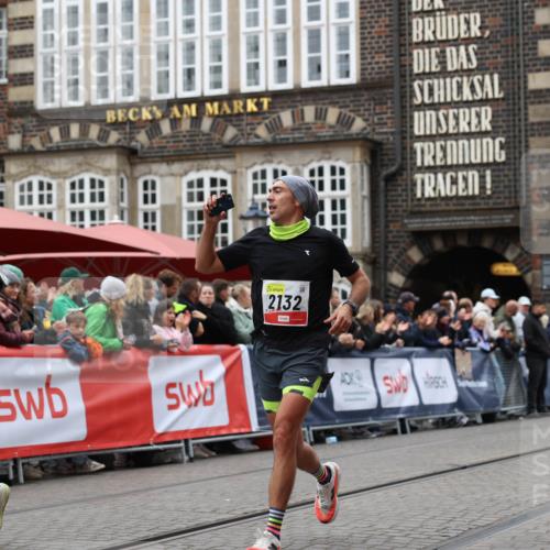 05.10.2025 - 20. swb-Marathon Bremen Yannick Fuchs http://msf.ph/oto/9281451 05.10.2025 12:55:26 Ziel 235, 474, 2132, 7213, 7883 meine-sportfotos.de