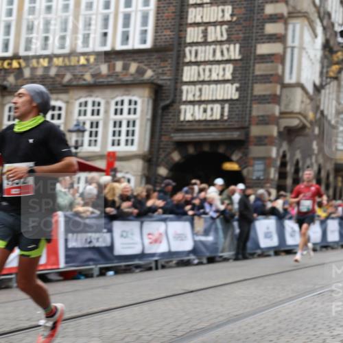 05.10.2025 - 20. swb-Marathon Bremen Yannick Fuchs http://msf.ph/oto/9281488 05.10.2025 12:55:26 Ziel 235, 474, 2132, 7213, 7883 meine-sportfotos.de