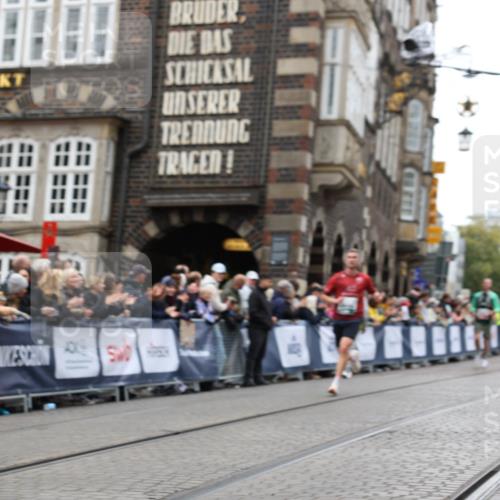 05.10.2025 - 20. swb-Marathon Bremen Yannick Fuchs http://msf.ph/oto/9281498 05.10.2025 12:55:26 Ziel 235, 474, 2132, 7213, 7883 meine-sportfotos.de