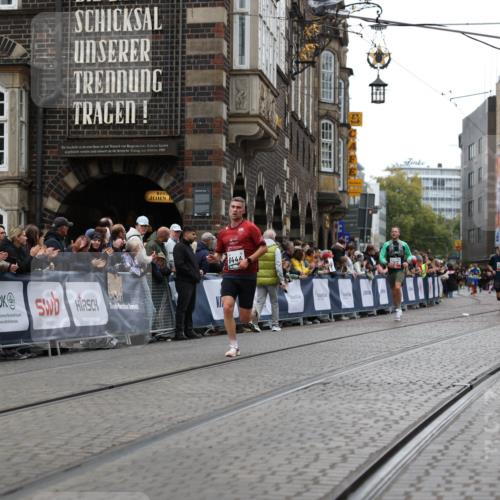 05.10.2025 - 20. swb-Marathon Bremen Yannick Fuchs http://msf.ph/oto/9281505 05.10.2025 12:55:26 Ziel 235, 474, 2132, 7213, 7883 meine-sportfotos.de