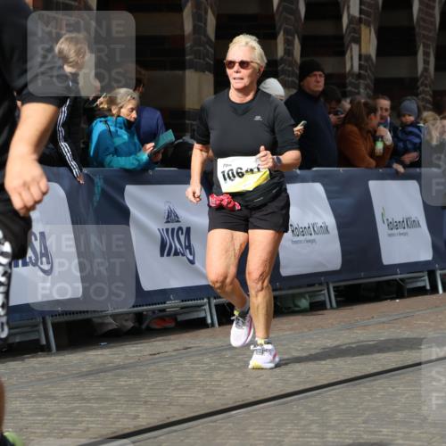 05.10.2025 - 20. swb-Marathon Bremen Strokosch-Dieckow http://msf.ph/oto/9281518 05.10.2025 11:15:05 Ziel 10496, 10647, 10984, 11107, 11293, 11635 meine-sportfotos.de