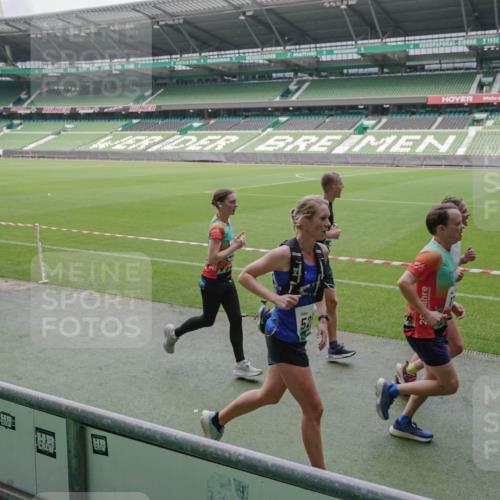 05.10.2025 - 20. swb-Marathon Bremen Michael Burmester http://msf.ph/oto/9281525 05.10.2025 13:04:56 Laufen im Stadion 100, 190, 199, 406, 421, 470, 490, 607, 678, 712, 858, 924, 1012, 1061, 1080, 1132, 1404, 1455, 1478, 1480, 1545, 1746, 1765, 1834, 1867, 1990, 1997, 2009, 2086, 2190, 2333, 2399, 2536, 2584, 2604, 2617, 2664, 2802, 2901, 2935, 2989, 3008, 3049, 3216, 3346, 3378, 3380, 3413, 3433, 3445, 3483, 3561, 3658, 3799, 3901, 4001, 4055, 4187, 4207, 4241, 4243, 4244, 4376, 4501, 4627, 4634, 4671, 4757, 4803, 4838, 4855, 4858, 4928, 5082, 5247, 5286, 5295, 5446, 5464, 5614, 5904 meine-sportfotos.de