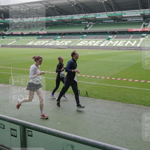 05.10.2025 - 20. swb-Marathon Bremen Michael Burmester http://msf.ph/oto/9281534 05.10.2025 13:04:57 Laufen im Stadion 100, 190, 199, 406, 421, 470, 490, 607, 678, 712, 858, 924, 1012, 1061, 1080, 1132, 1404, 1455, 1478, 1480, 1545, 1746, 1765, 1834, 1840, 1867, 1990, 1997, 2009, 2086, 2190, 2333, 2399, 2536, 2584, 2604, 2617, 2664, 2802, 2901, 2935, 2989, 3008, 3049, 3216, 3346, 3378, 3380, 3413, 3433, 3445, 3483, 3561, 3658, 3799, 3901, 4001, 4055, 4187, 4207, 4241, 4243, 4244, 4376, 4501, 4627, 4634, 4671, 4757, 4803, 4838, 4855, 4858, 4928, 5082, 5247, 5286, 5295, 5446, 5464, 5614, 5904 meine-sportfotos.de