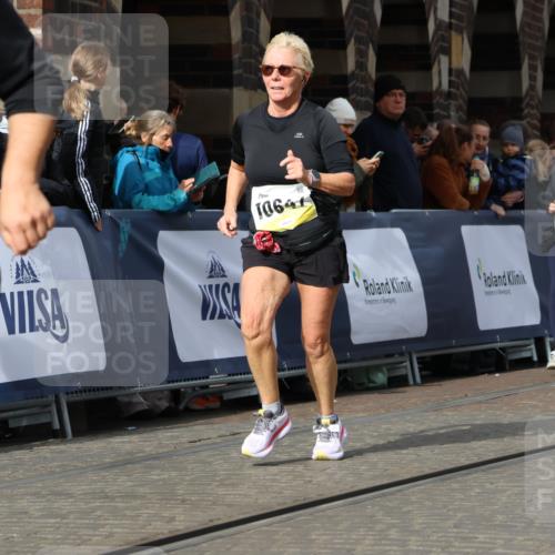 05.10.2025 - 20. swb-Marathon Bremen Strokosch-Dieckow http://msf.ph/oto/9281542 05.10.2025 11:15:05 Ziel 10496, 10647, 10984, 11107, 11293, 11635 meine-sportfotos.de