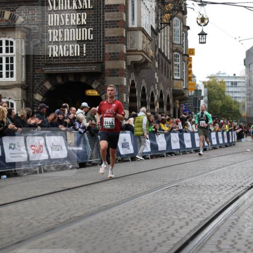 05.10.2025 - 20. swb-Marathon Bremen Yannick Fuchs http://msf.ph/oto/9281544 05.10.2025 12:55:27 Ziel 235, 474, 2132, 6444, 7213, 7883 meine-sportfotos.de
